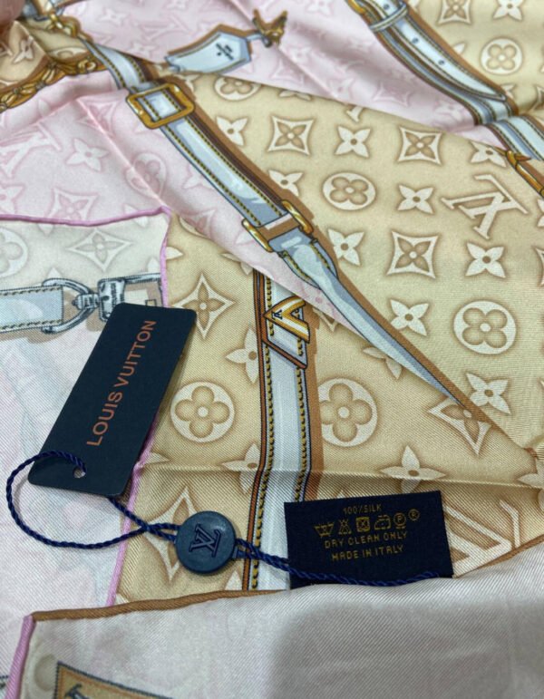 570784 Louis Vuitton Square 90 Silk Scarves