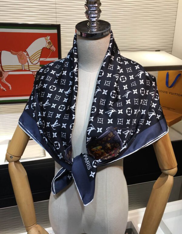 570769 Louis Vuitton Square 90 Silk Scarves