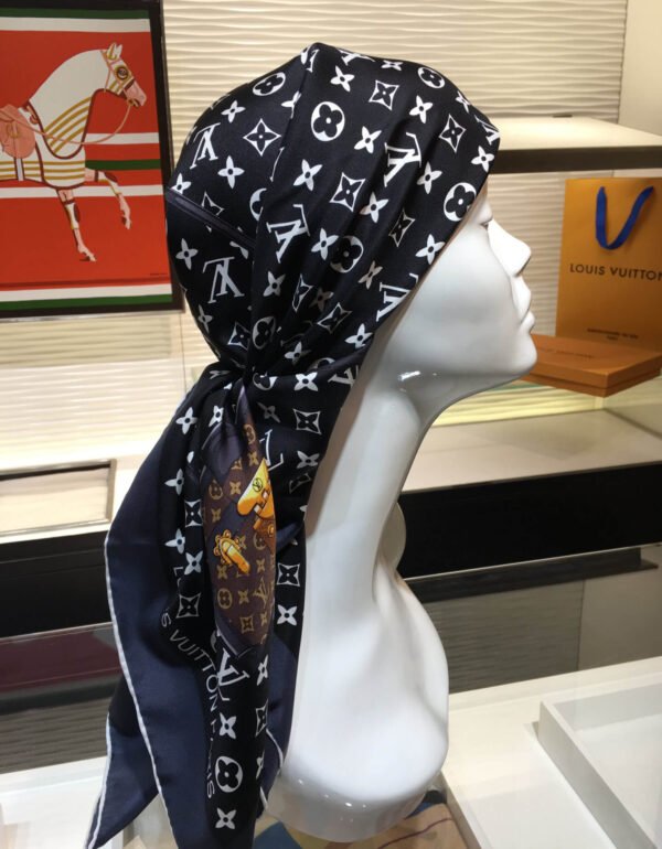 570769 Louis Vuitton Square 90 Silk Scarves