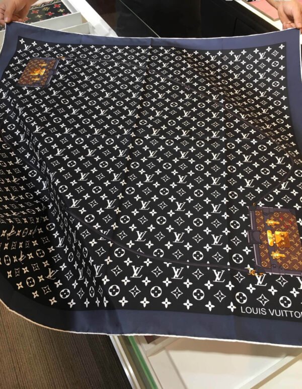 570769 Louis Vuitton Square 90 Silk Scarves