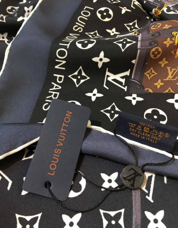 570769 Louis Vuitton Square 90 Silk Scarves