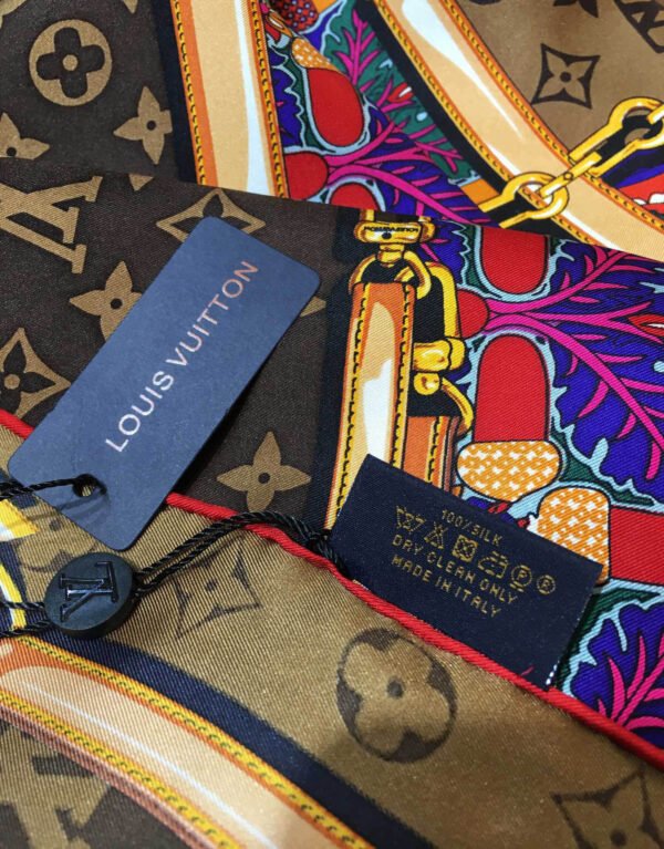 570771 Louis Vuitton Square 90 Silk Scarves