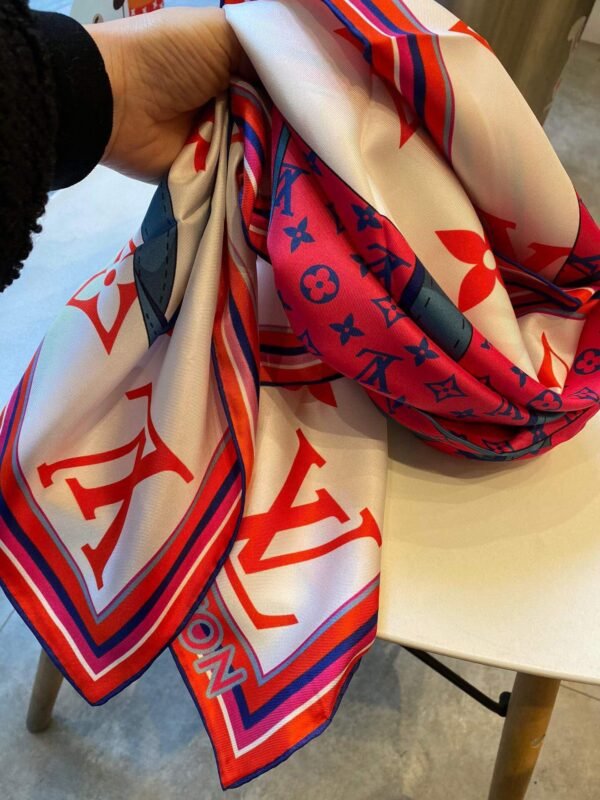 570759 Louis Vuitton Square 90 Silk Scarves