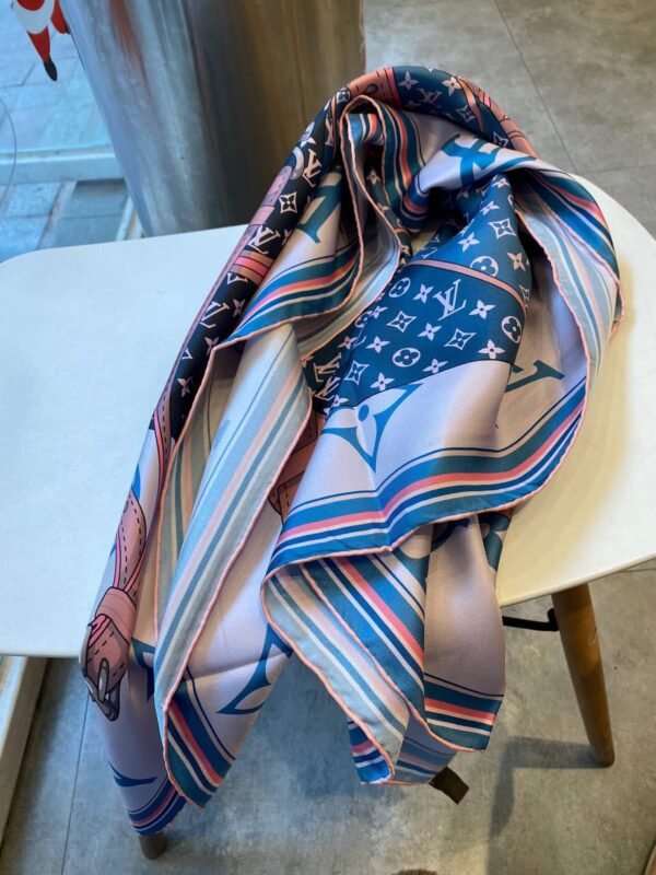 570758 Louis Vuitton Square 90 Silk Scarves