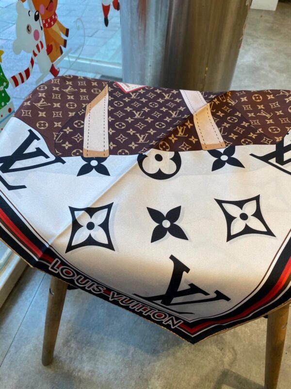 570757 Louis Vuitton Square 90 Silk Scarves