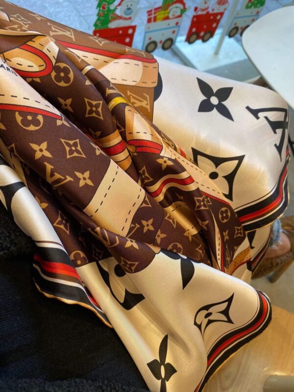 570757 Louis Vuitton Square 90 Silk Scarves