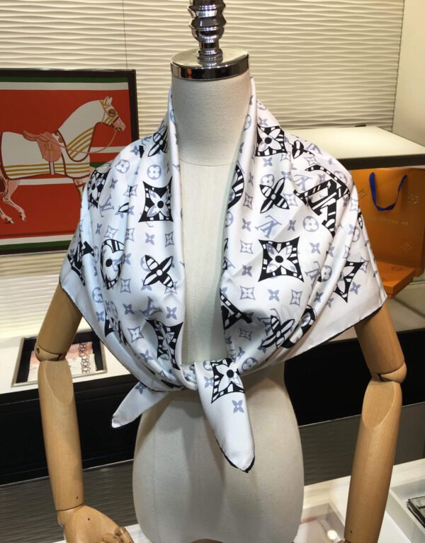 570766 Louis Vuitton Square 90 Silk Scarves