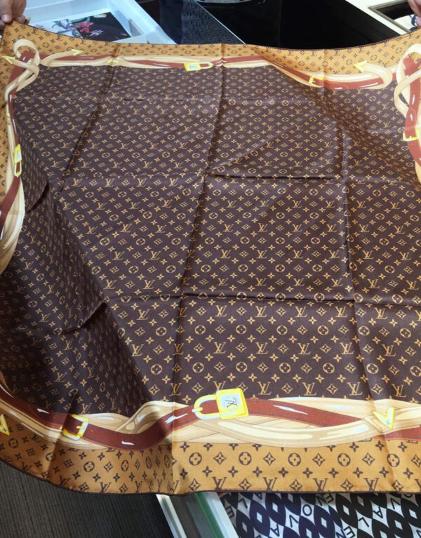 570824 Louis Vuitton Square 90 Silk Scarves