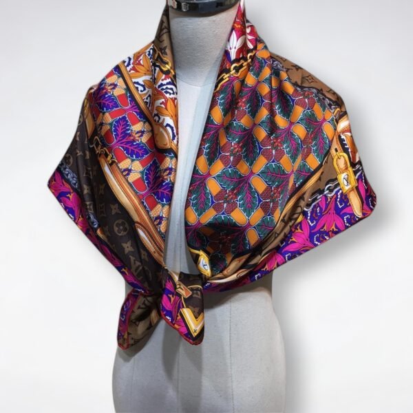 570771 Louis Vuitton Square 90 Silk Scarves